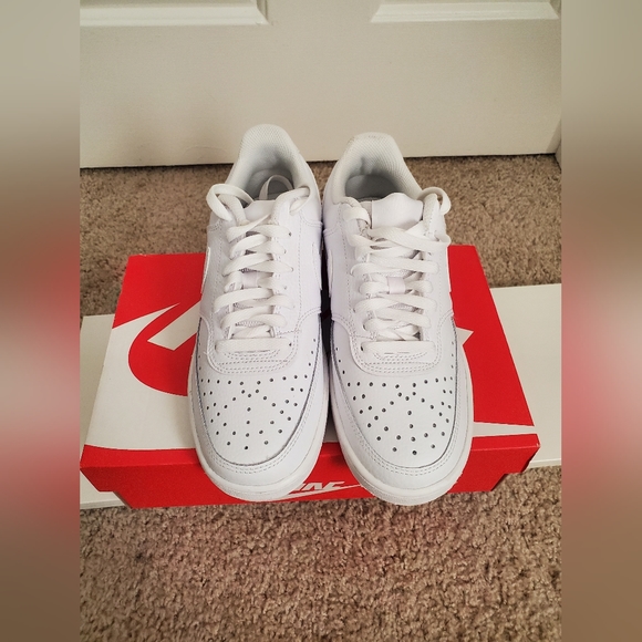 Nike Shoes - Womens White Nike